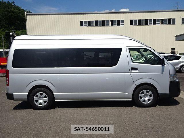 Toyota HIACE VAN 2019-04 7979386-4