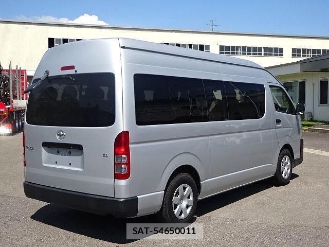 Toyota HIACE VAN 2019-04 7979386-7