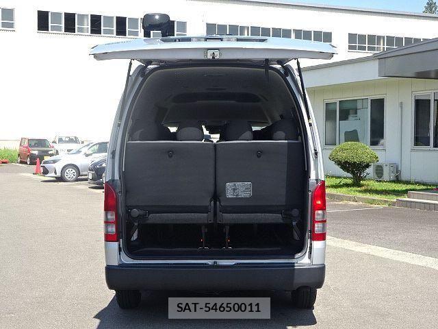 Toyota HIACE VAN 2019-04 7979386-8