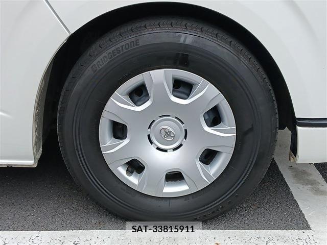 Toyota HIACE VAN 2022-10 8035841-13