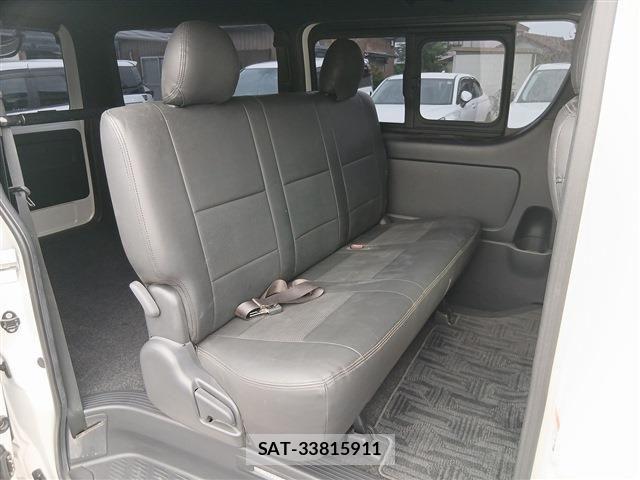 Toyota HIACE VAN 2022-10 8035841-15