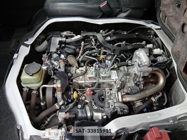 Toyota HIACE VAN 2022-10 8035841-19