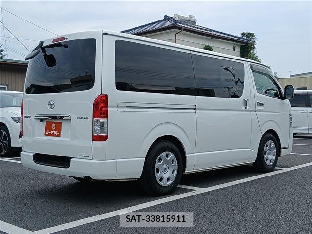 Toyota HIACE VAN 2022-10 8035841-21