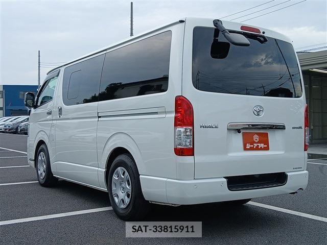 Toyota HIACE VAN 2022-10 8035841-22