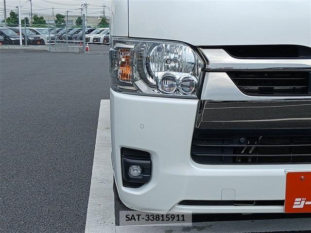 Toyota HIACE VAN 2022-10 8035841-24