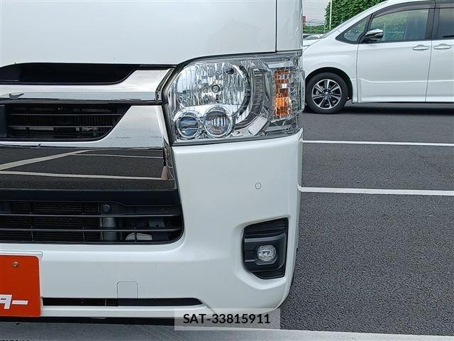 Toyota HIACE VAN 2022-10 8035841-25