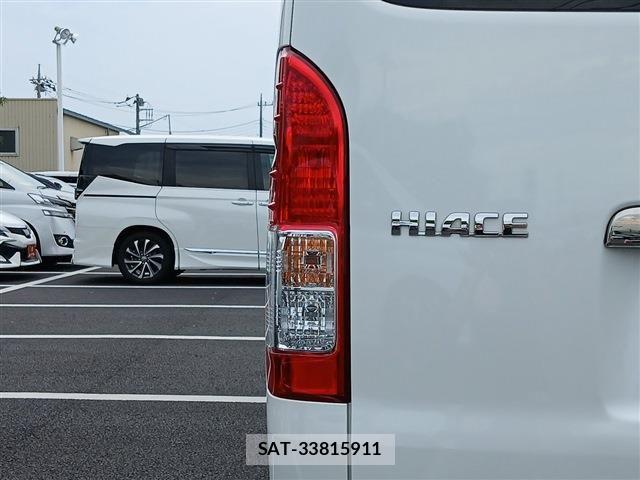 Toyota HIACE VAN 2022-10 8035841-27