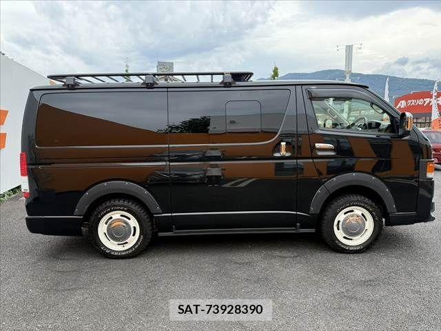 Toyota HIACE VAN 2022-12 8035840-11