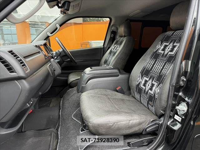 Toyota HIACE VAN 2022-12 8035840-16