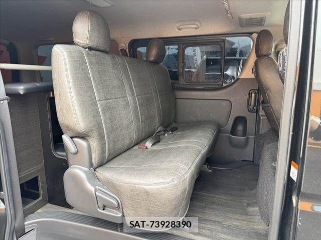 Toyota HIACE VAN 2022-12 8035840-19