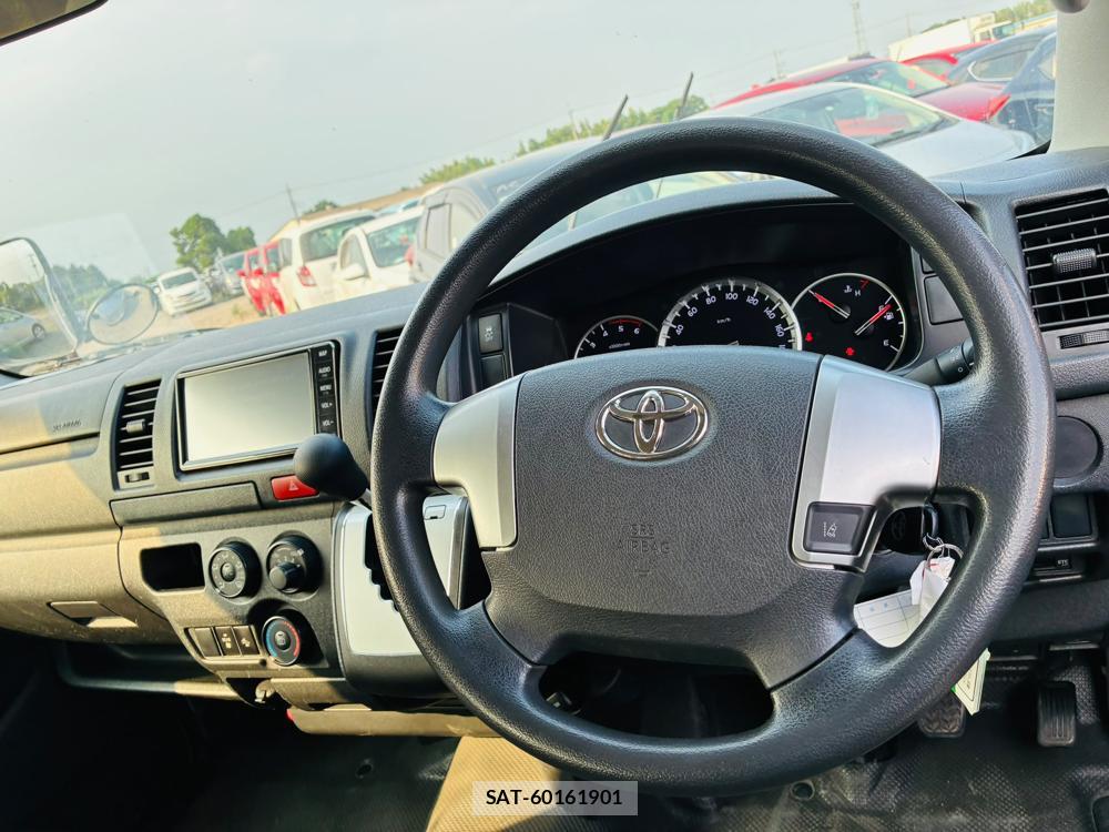 Toyota HIACE VAN 2019-02 7972165-13