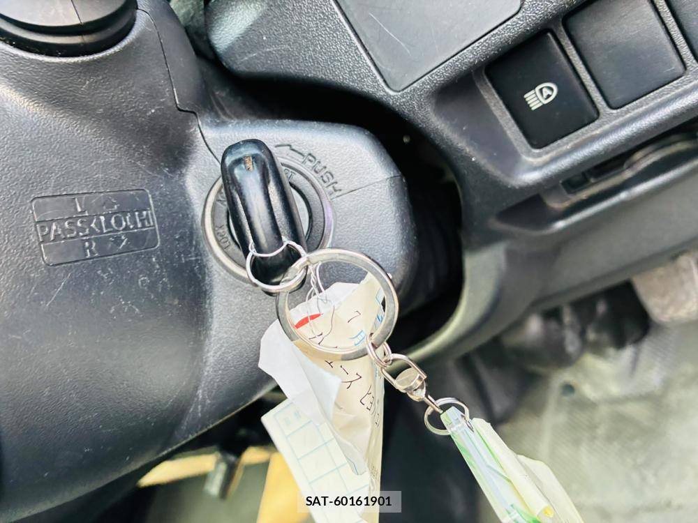 Toyota HIACE VAN 2019-02 7972165-15