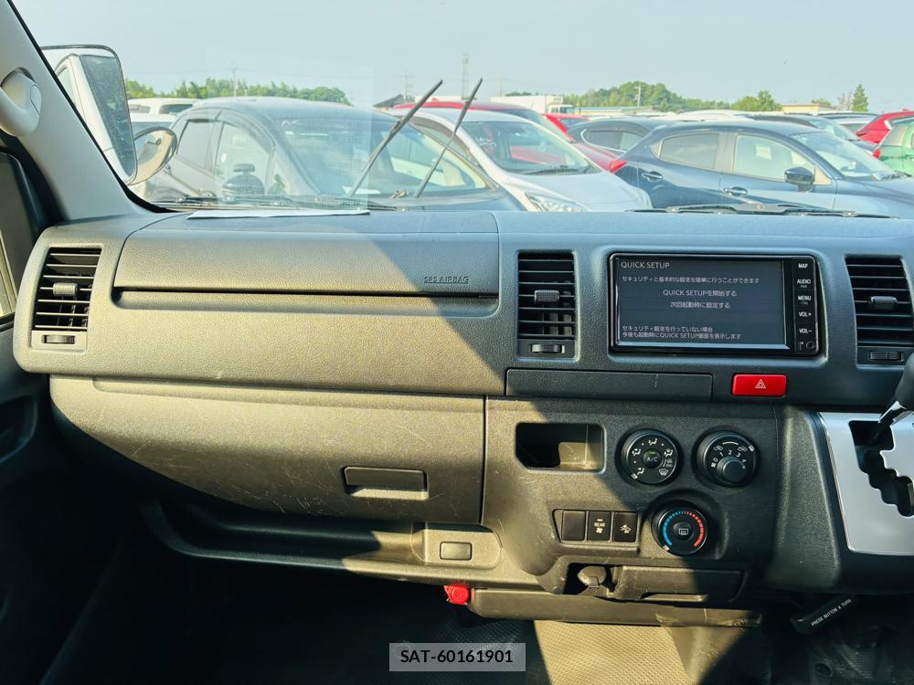 Toyota HIACE VAN 2019-02 7972165-16