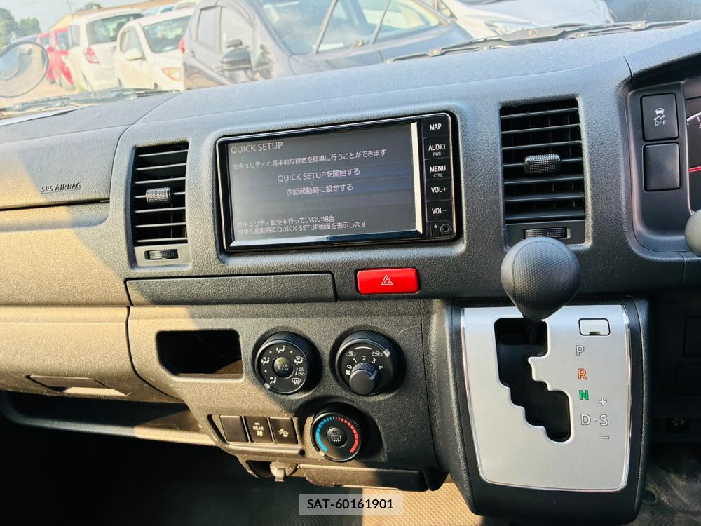 Toyota HIACE VAN 2019-02 7972165-18