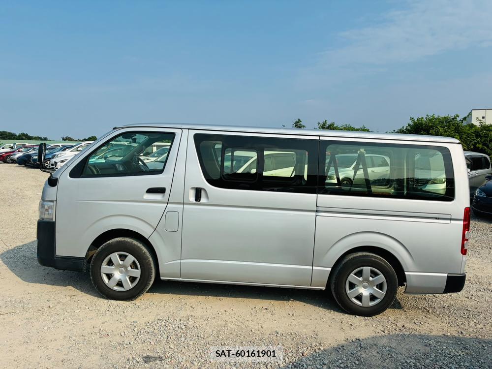 Toyota HIACE VAN 2019-02 7972165-1