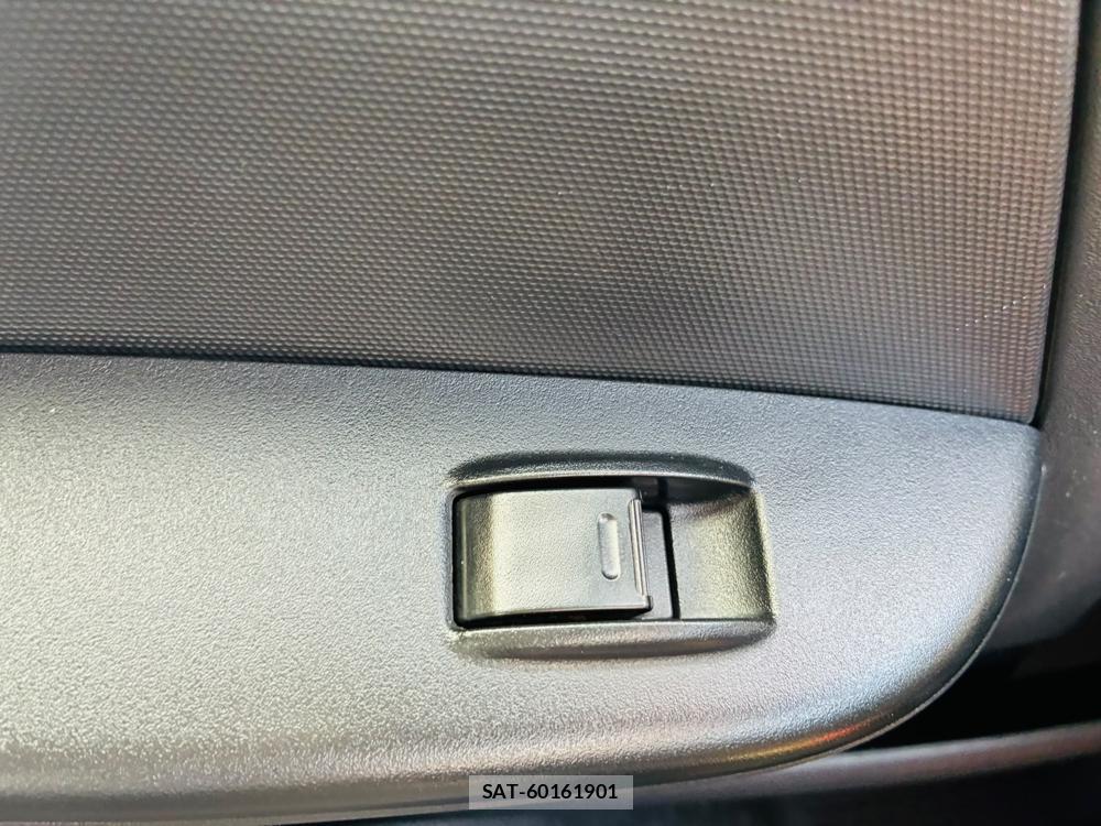 Toyota HIACE VAN 2019-02 7972165-20