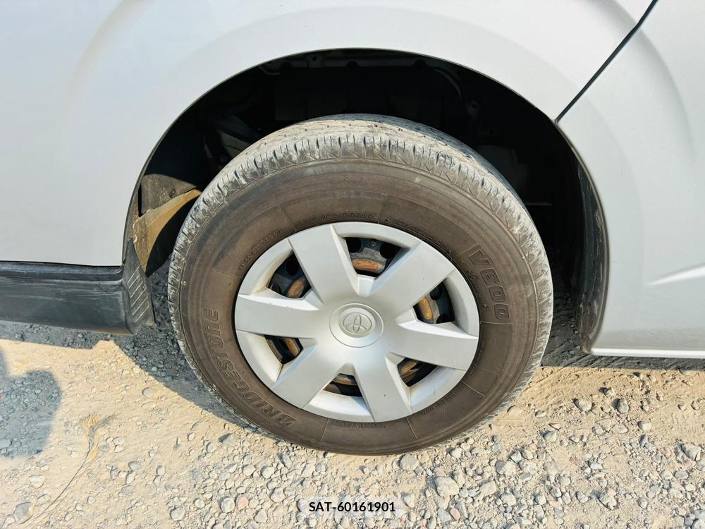 Toyota HIACE VAN 2019-02 7972165-26