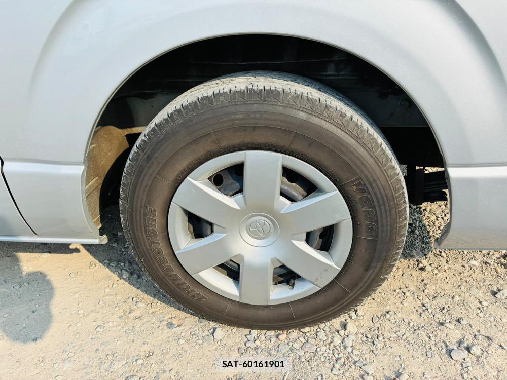 Toyota HIACE VAN 2019-02 7972165-27