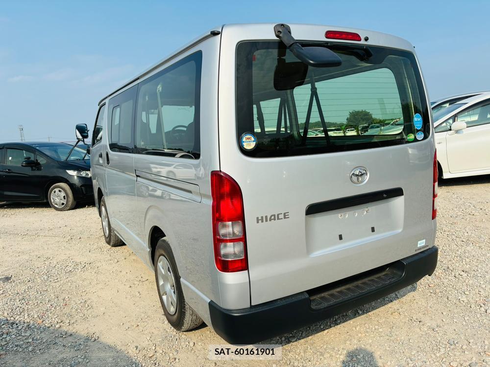 Toyota HIACE VAN 2019-02 7972165-2