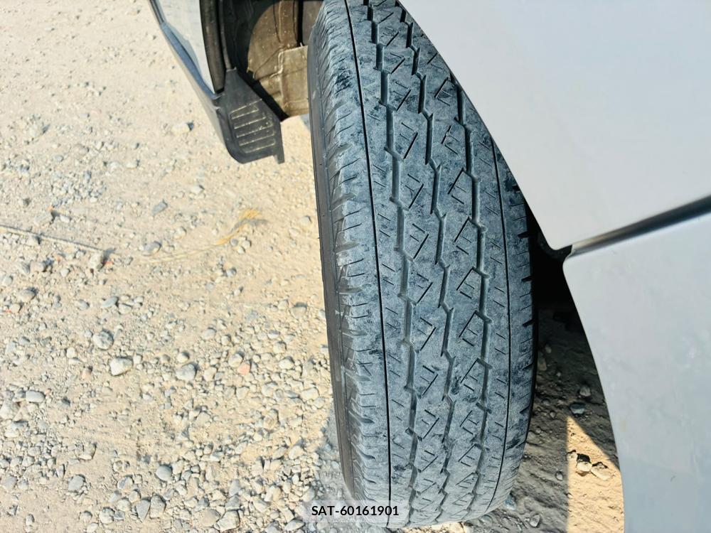 Toyota HIACE VAN 2019-02 7972165-29