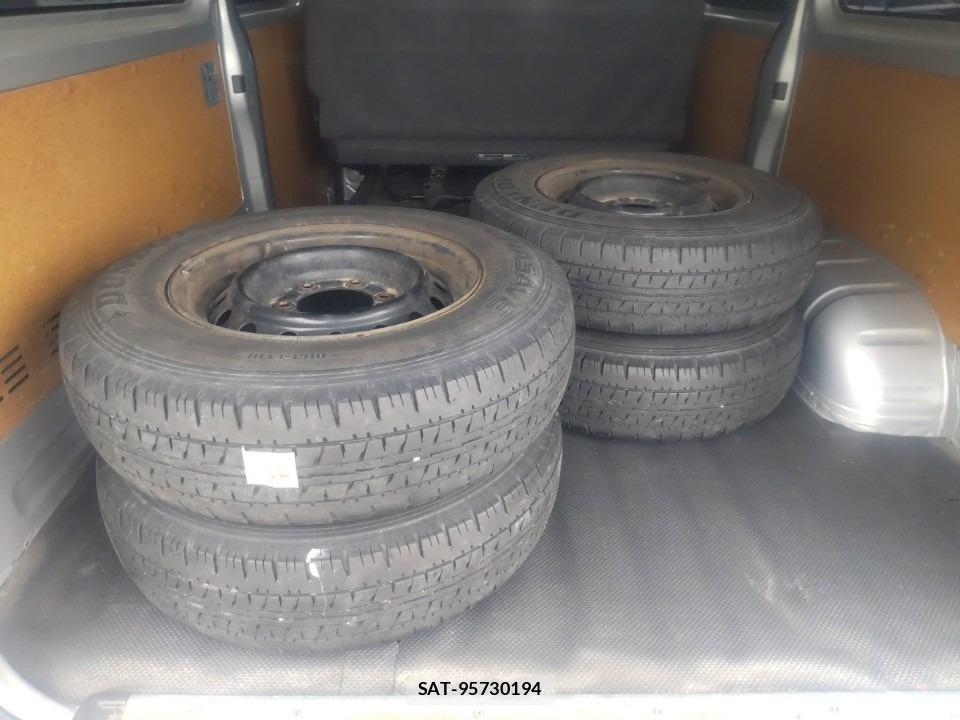 Toyota HIACE VAN 2020-06 7998220-15