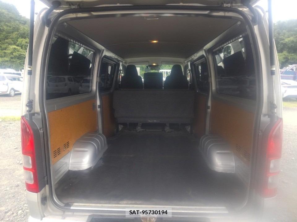 Toyota HIACE VAN 2020-06 7998220-16