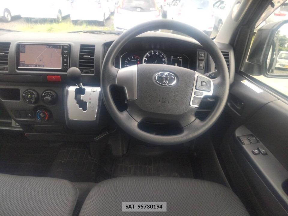 Toyota HIACE VAN 2020-06 7998220-6