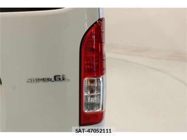 Toyota HIACE VAN 2016-07 8073937-17