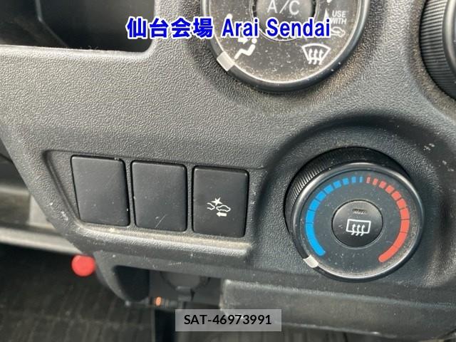 Toyota HIACE VAN 2019-07 8068529-3