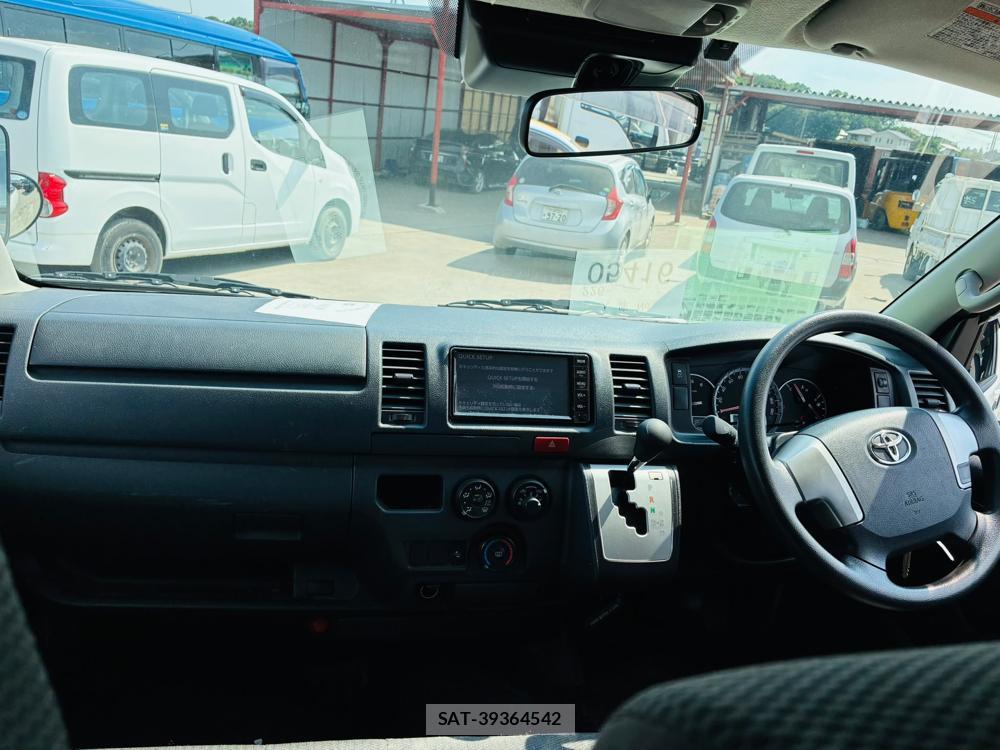 Toyota HIACE VAN 2019-06 7903883-12