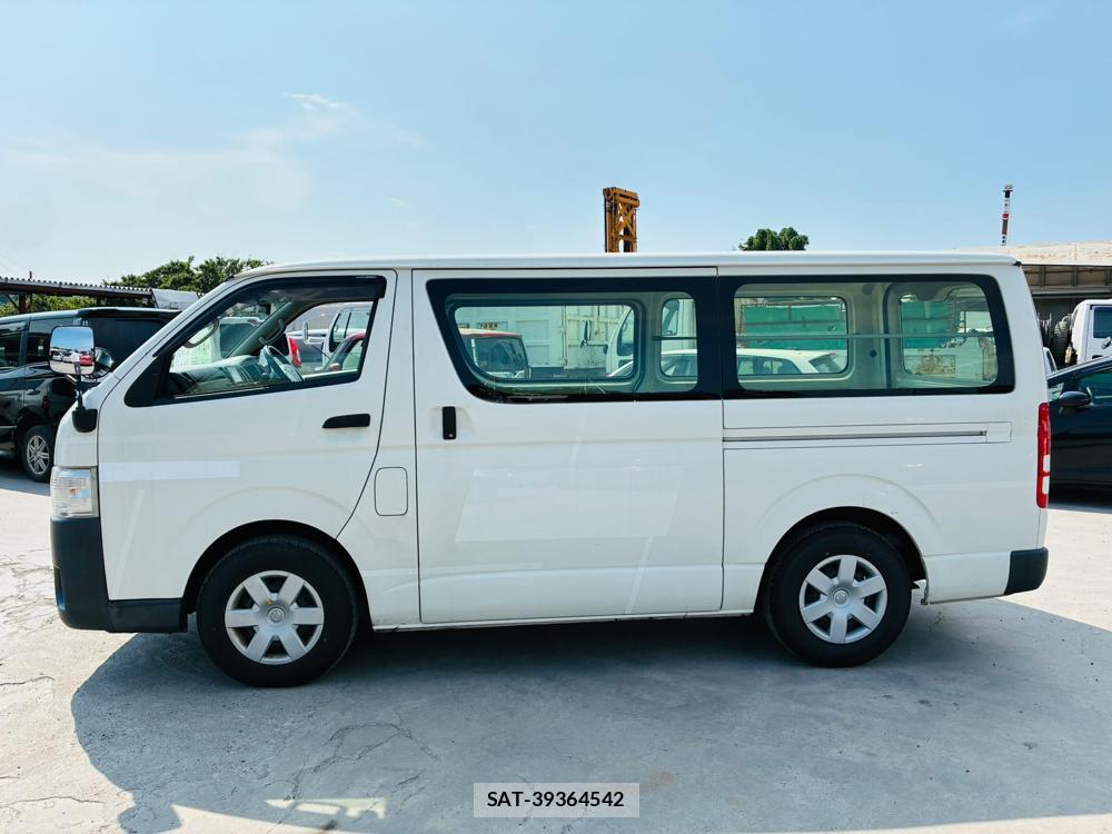 Toyota HIACE VAN 2019-06 7903883-1