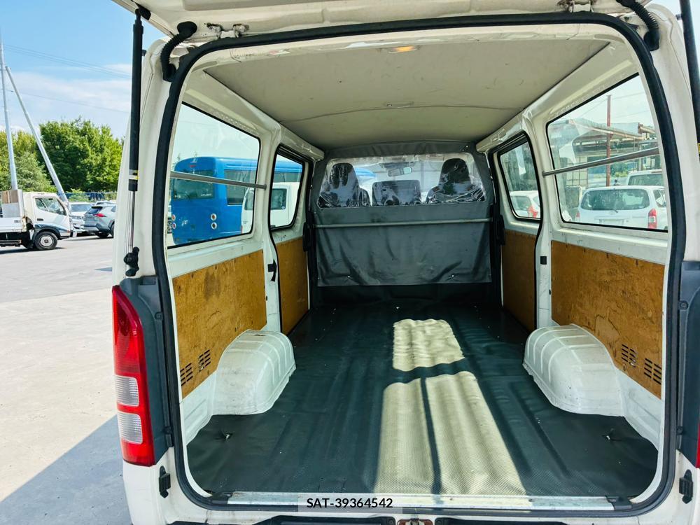 Toyota HIACE VAN 2019-06 7903883-25