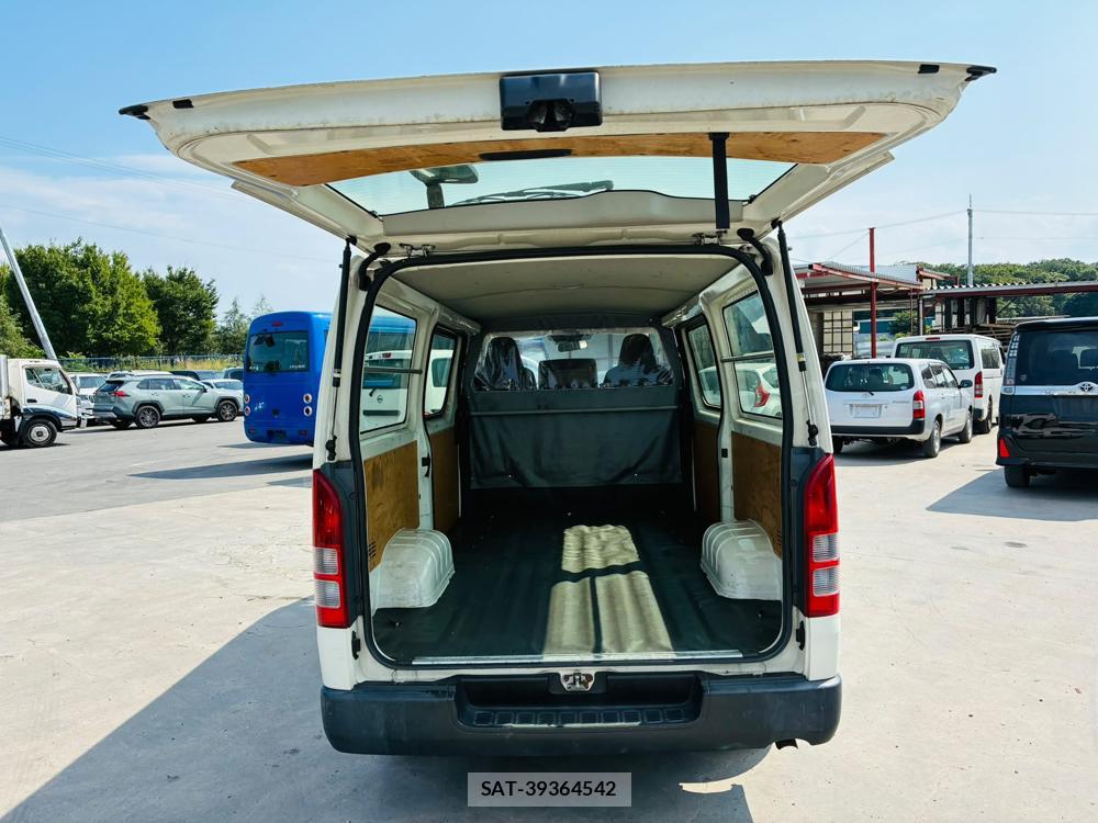 Toyota HIACE VAN 2019-06 7903883-26