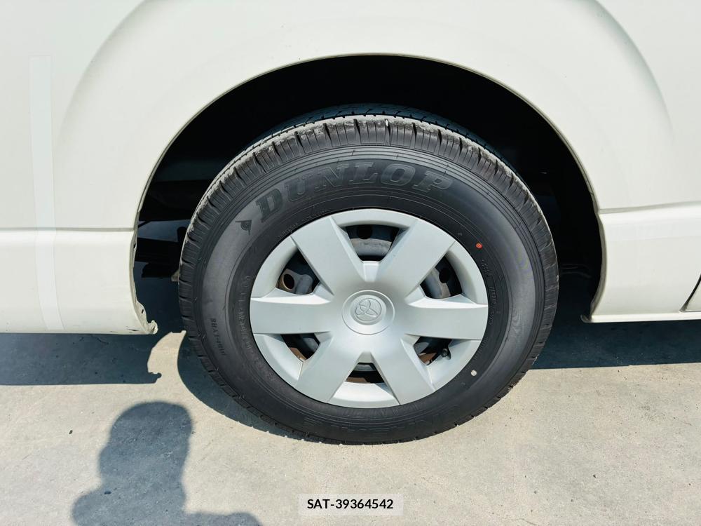 Toyota HIACE VAN 2019-06 7903883-27