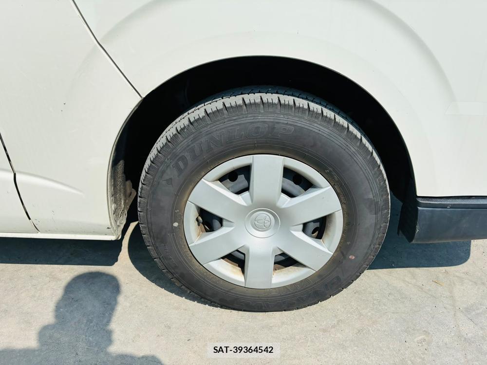 Toyota HIACE VAN 2019-06 7903883-28