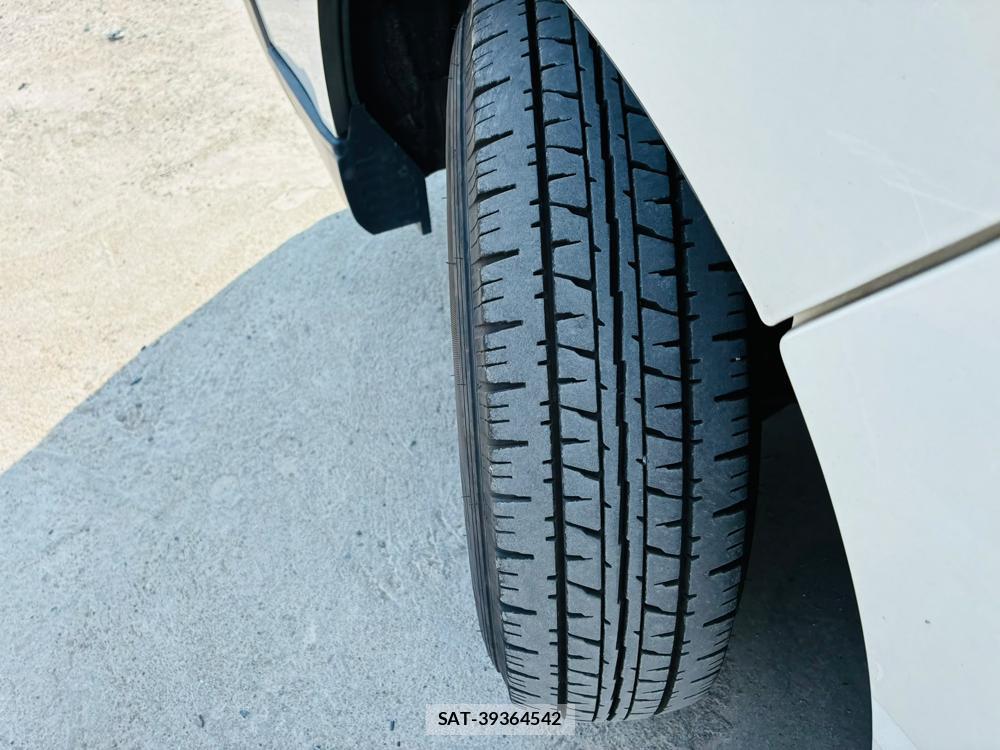 Toyota HIACE VAN 2019-06 7903883-31