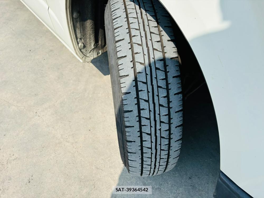 Toyota HIACE VAN 2019-06 7903883-32
