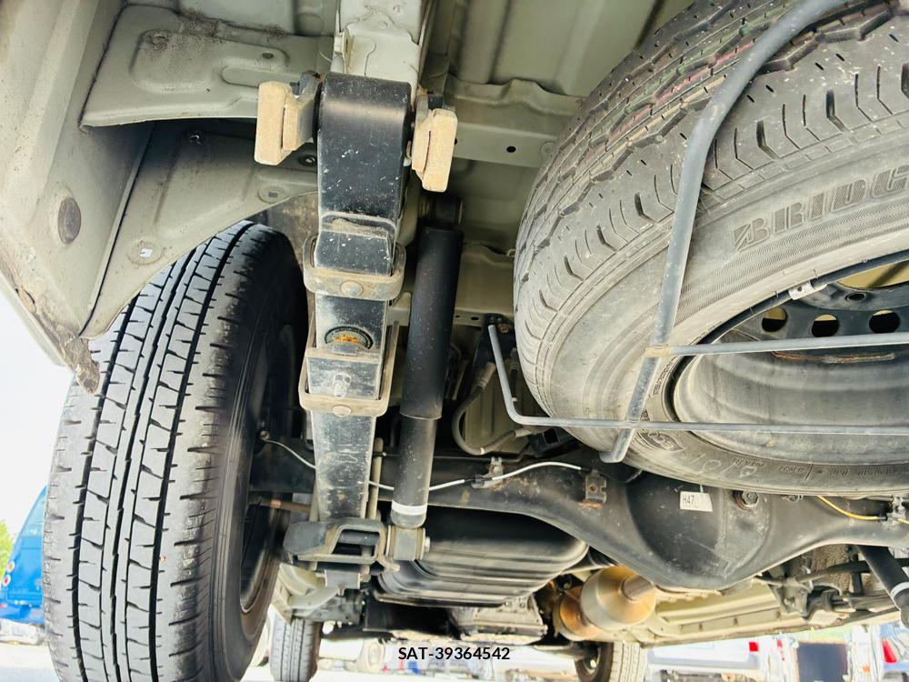 Toyota HIACE VAN 2019-06 7903883-35