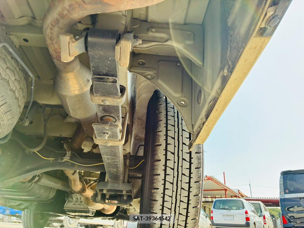 Toyota HIACE VAN 2019-06 7903883-36