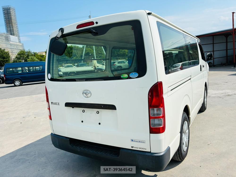Toyota HIACE VAN 2019-06 7903883-4