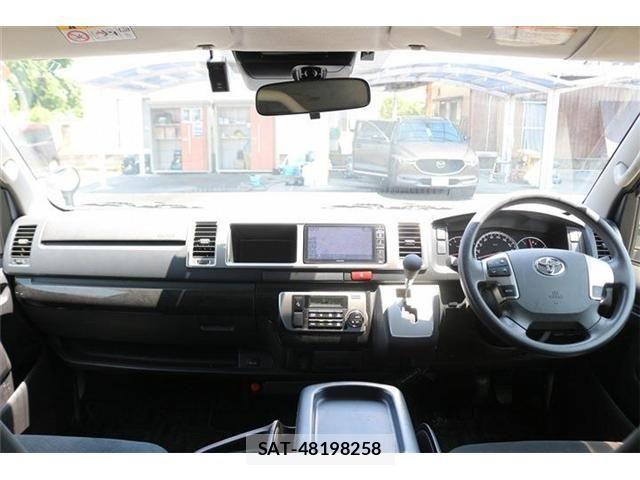 Toyota HIACE VAN 2018-10 8130426-16
