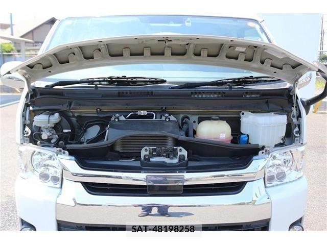 Toyota HIACE VAN 2018-10 8130426-18