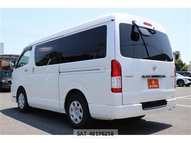 Toyota HIACE VAN 2018-10 8130426-21