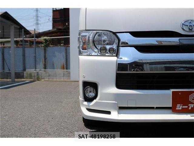 Toyota HIACE VAN 2018-10 8130426-23