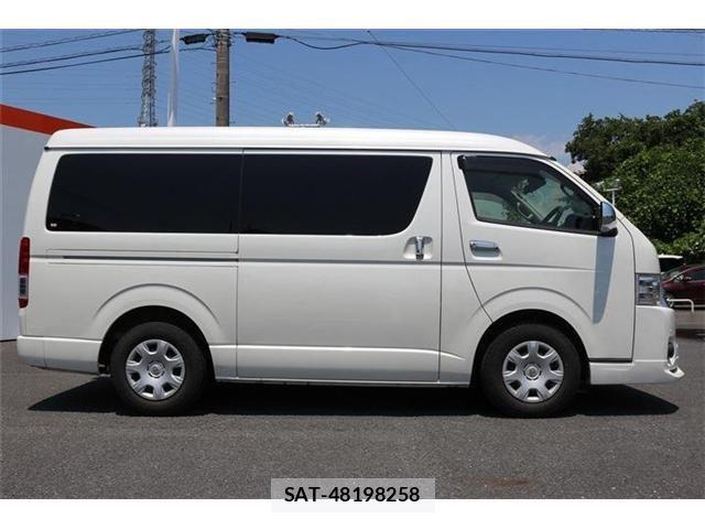 Toyota HIACE VAN 2018-10 8130426-7