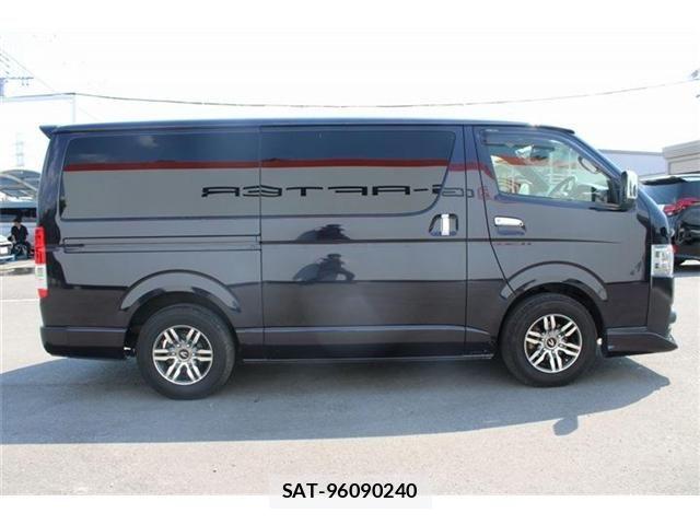 Toyota HIACE VAN 2020-09 8130429-11