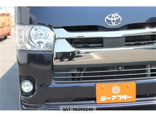 Toyota HIACE VAN 2020-09 8130429-12