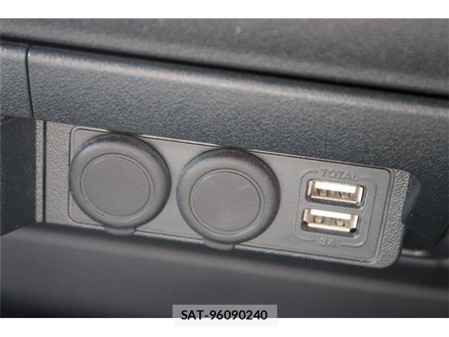 Toyota HIACE VAN 2020-09 8130429-25