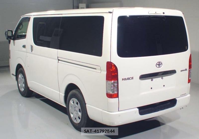 Toyota HIACE VAN 2022-04 8189160-2