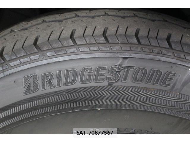 Toyota HIACE VAN 2023-01 8207777-21